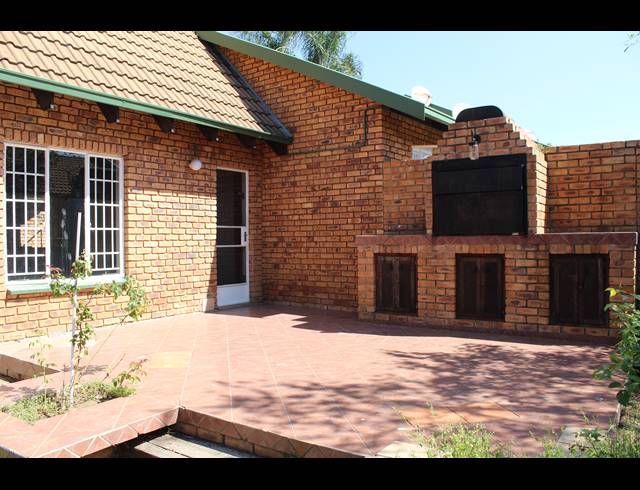 3 BEDROOM TOWNHOUSE TO LET IN GARSFONTEIN